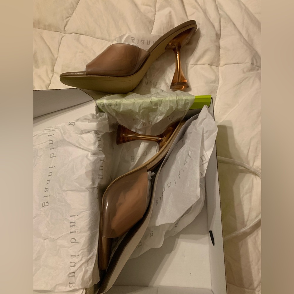 Brand New Gianni Bini